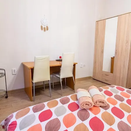 Apartament Madrid 2bdr W Free Parking Near Metro, Serdika Mall