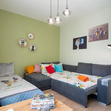 Madrid 90 Sq M 2bdr W Parking Spot Near Metro, Serdika Mall Apartman Szófia