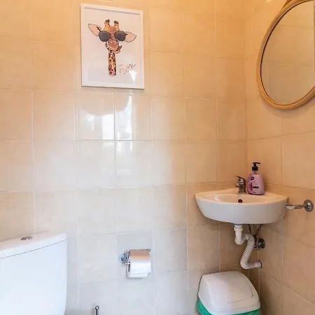 Madrid 90 Sq M 2bdr W Parking Spot Near Metro, Serdika Mall Apartman Szófia