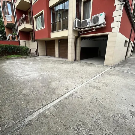 Apartment Madrid 2bdr W Free Parking Near Metro, Serdika Mall