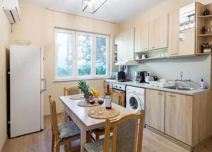 Διαμέρισμα Madrid 90 Sq M 2bdr W Parking Spot Near Metro, Serdika Mall *