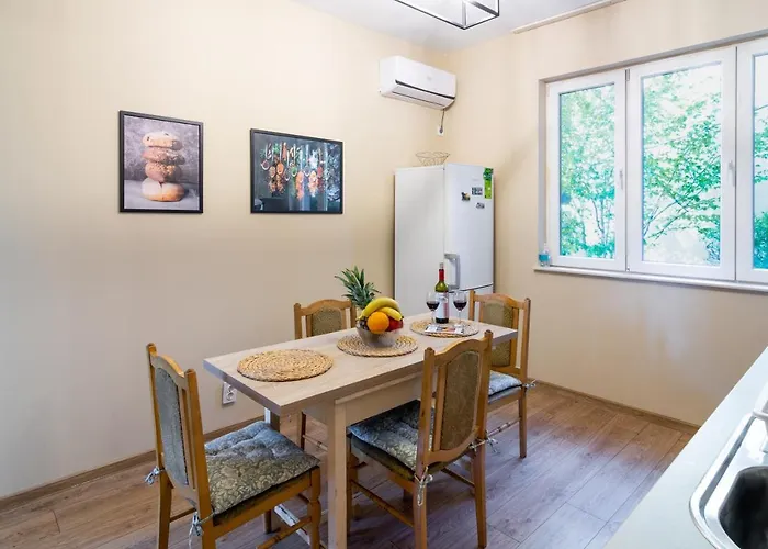 Διαμέρισμα Madrid 90 Sq M 2bdr W Parking Spot Near Metro, Serdika Mall