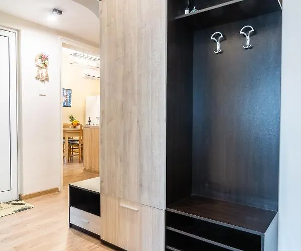 Διαμέρισμα Madrid 90 Sq M 2bdr W Parking Spot Near Metro, Serdika Mall Σόφια