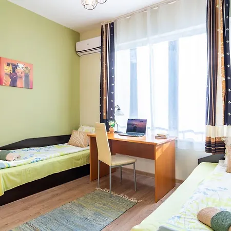 Madrid 90 Sq M 2bdr W Parking Spot Near Metro, Serdika Mall Апартаменты София